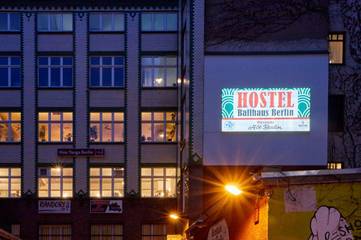 Hostel für 3 Personen, mit Garten und Terrasse in Berliner Mauer