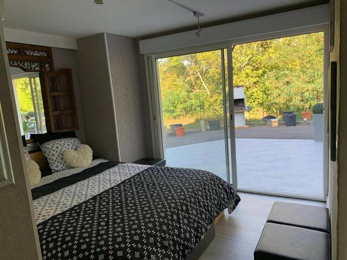 Location de vacances pour 2 personnes, avec piscine ainsi que jardin et terrasse à Lapeyrouse-Fossat