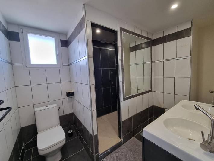 Location de vacances pour 7 personnes, avec piscine ainsi que jardin et terrasse à Jonquières - 3