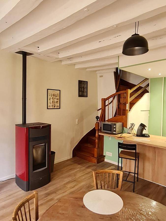 Two-Bedroom House in Fresnay-sur-Sarthe, Sarthe