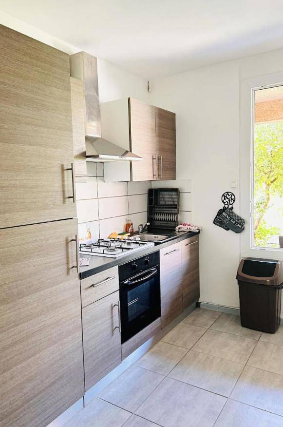 Location de vacances pour 4 personnes, avec jardin ainsi que terrasse et vue, animaux acceptés dans Port des Oursinières - 2