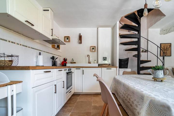 Location de vacances pour 6 personnes, avec terrasse à Fox-Amphoux - 3