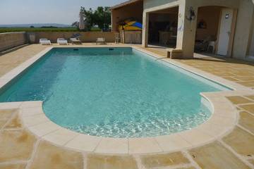 Cottage pour 4 personnes, avec piscine et jardin à Rasteau