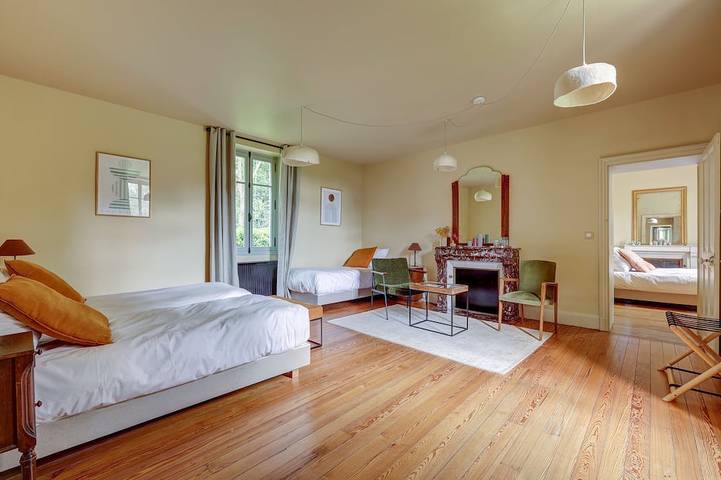 Location de vacances pour 20 personnes, avec jacuzzi et jardin ainsi que piscine et sauna, animaux acceptés à Raveau (Nièvre) - 4