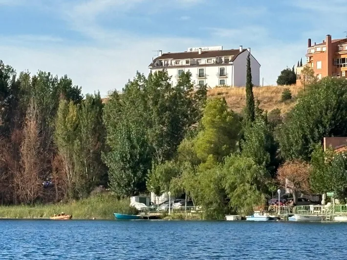 Aparthotel para 3 personas, con vistas además de jardín y vistas al lago, Se admiten mascotas - 1