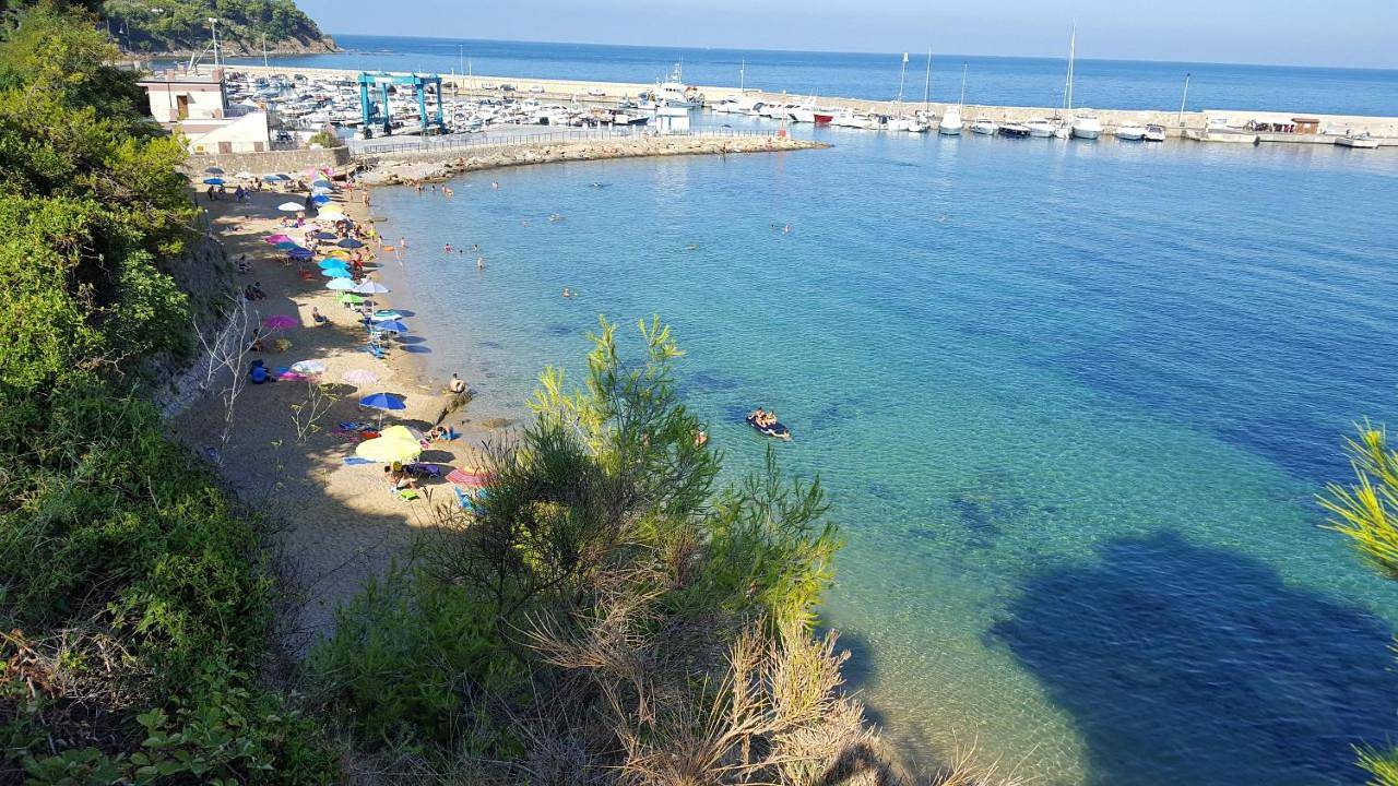 Villa Gioia con piscina sul mare in Spiaggia Pozzillo San Marco (Castellabate), Castellabate