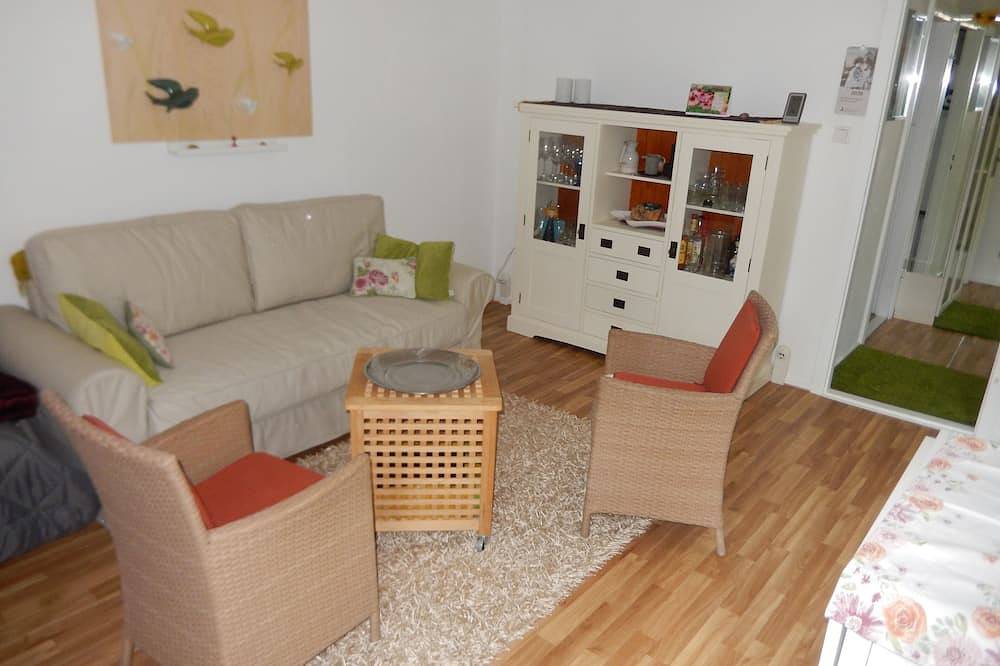 Ferienhaus Waldoase  für 2 - 3 Personen, freistehend auf eingezäuntem Grundstück in Fichtenwalde, Beelitz