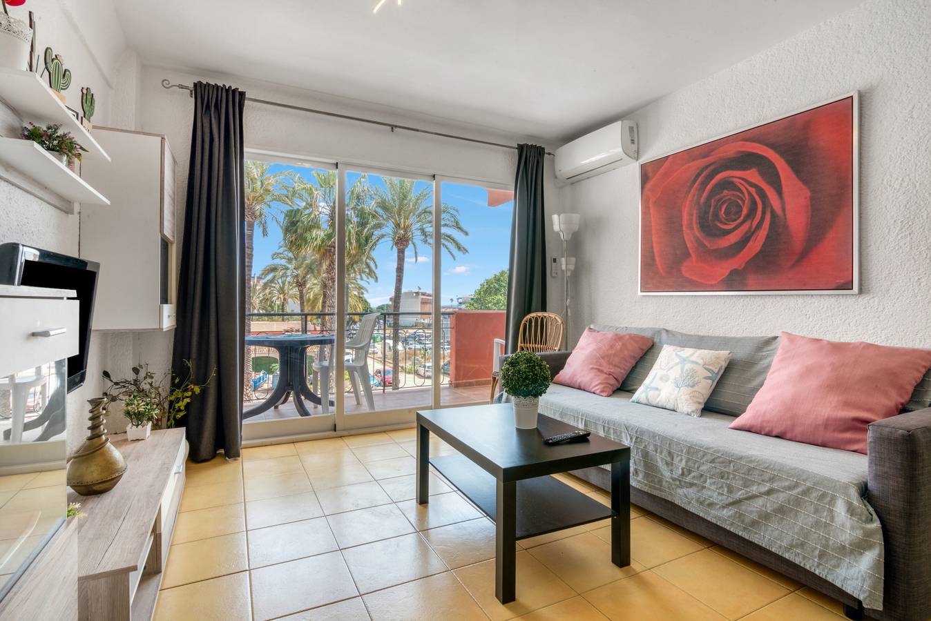 Appartement entier, Appartement 'Rincon Del Arenal' avec vue sur mer, Wi-Fi et climatisation in Playa del Arenal, Jávea