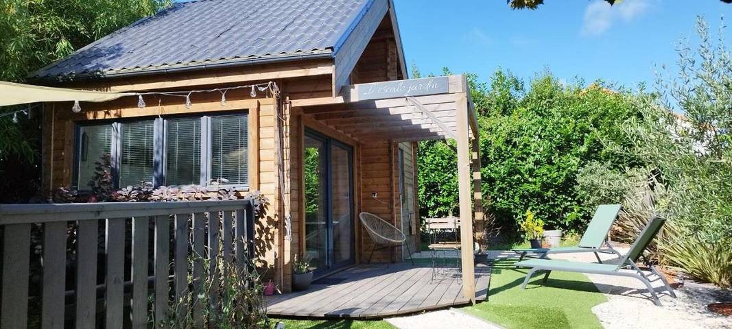 Maison de vacances pour 2 personnes, avec Jacuzzi et Terrasse ainsi que Jardin et Piscine