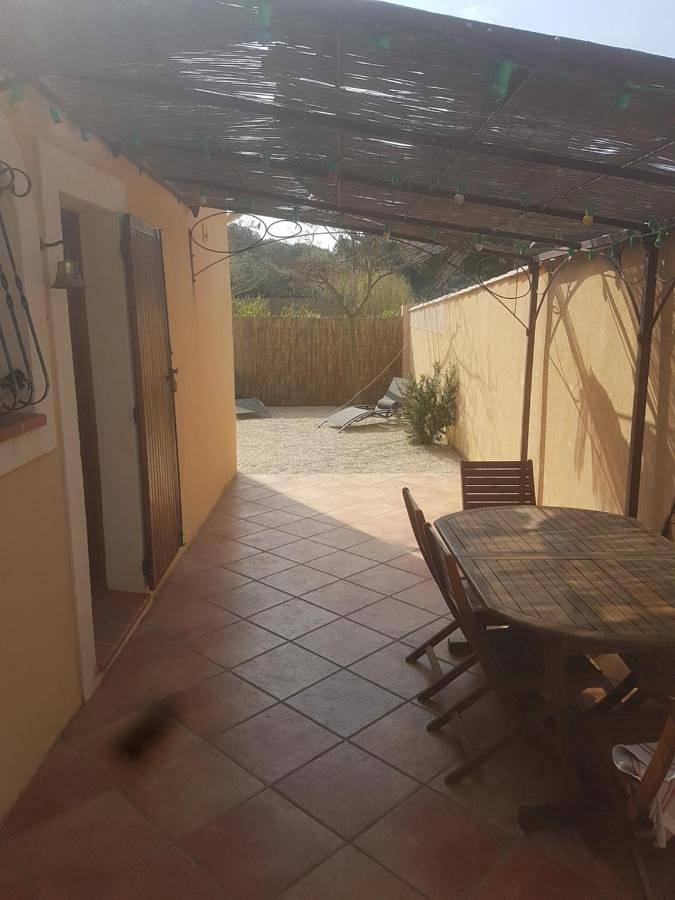 Location de vacances pour 6 personnes, avec piscine et jardin à Vitrolles - 4