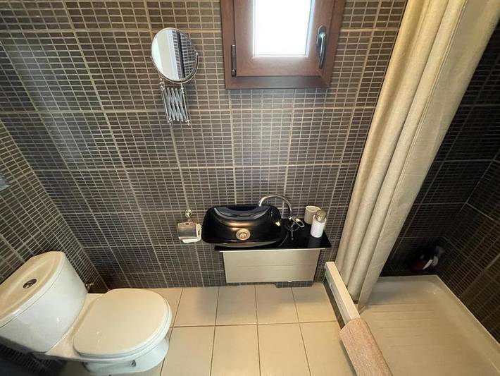 Gîte pour 2 personnes, avec terrasse et vue dans Oróklini - 4