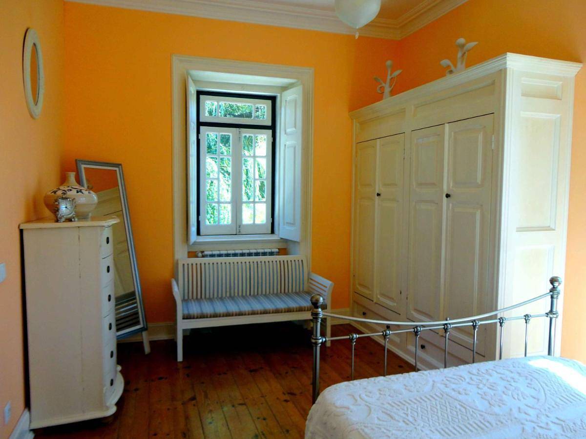 Apartamento de férias inteiro, Double Room with Garden View in Ramalhal, Distrito de Lisboa