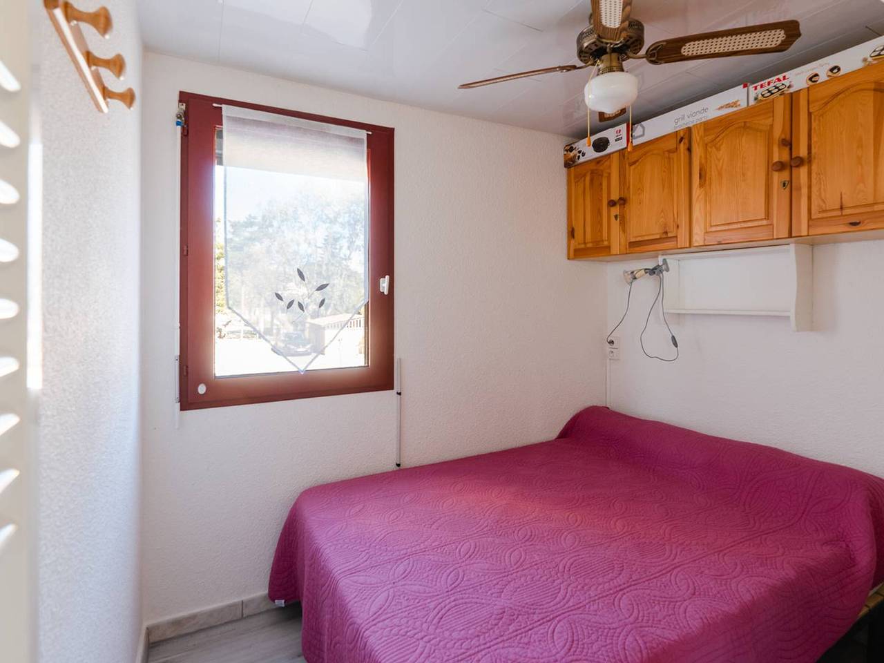 Appartement entier, Appartement lumineux à Gruissan, 2 chambres, proche plage, parking sécurisé, mini-box Wifi, non-fumeur in Gruissan (Ville), Gruissan