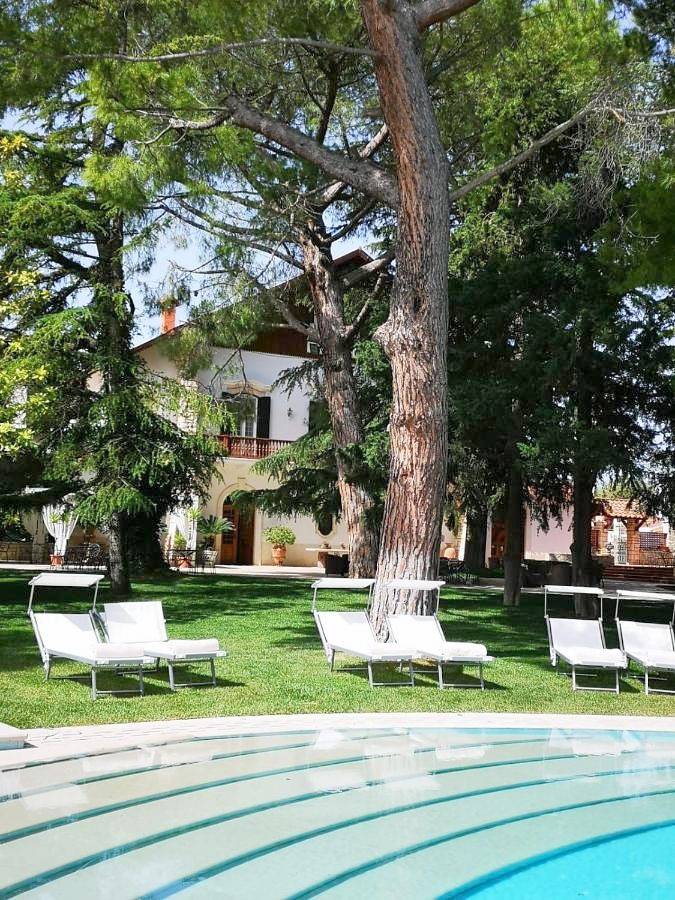 Hôtel pour 2 personnes, avec Jacuzzi et Terrasse ainsi que Jardin et Piscine à Palo del Colle