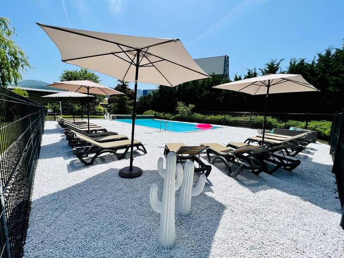 Hôtel pour 2 personnes, avec Balcon et Terrasse ainsi que Jardin et Piscine
