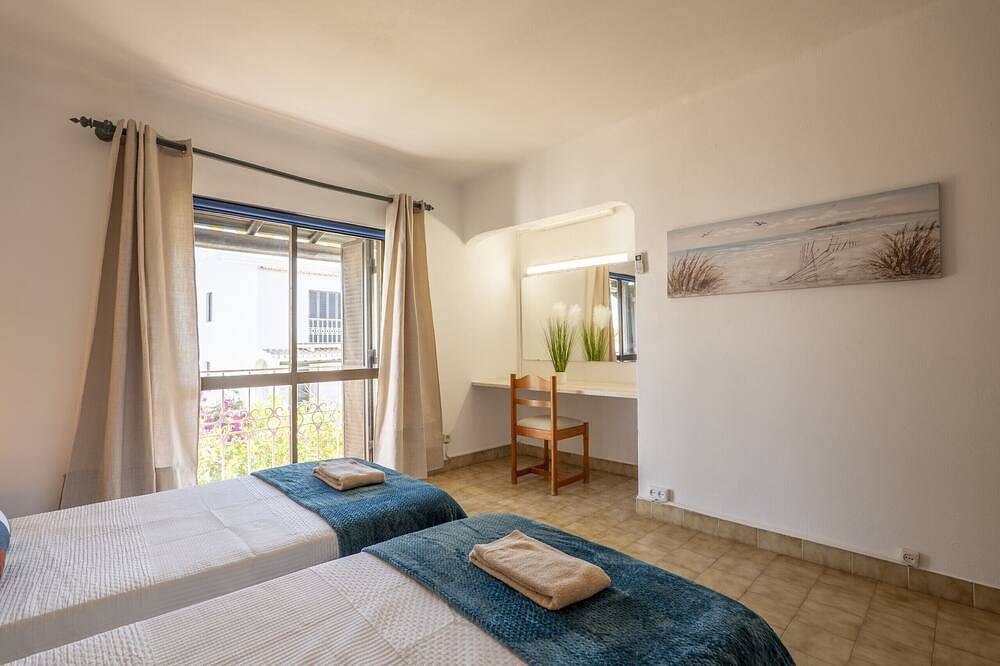 Appartamento intero, 2 Bedroom Apartment with Swimming pool at São Rafael Beach - Albufeira in Albufeira, Distretto di Faro