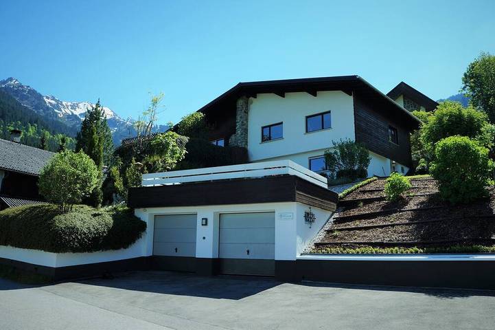 Ferienhaus für 10 Personen, mit Garten und Whirlpool sowie Sauna, mit Haustier