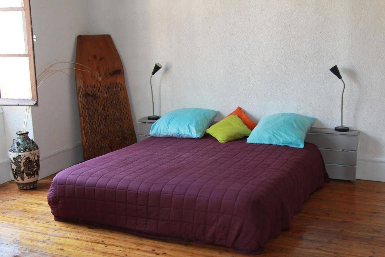 Chambre cozy et Salon de 60 m2 au coeur de la cité in Cordes-sur-Ciel, Région d'Albi