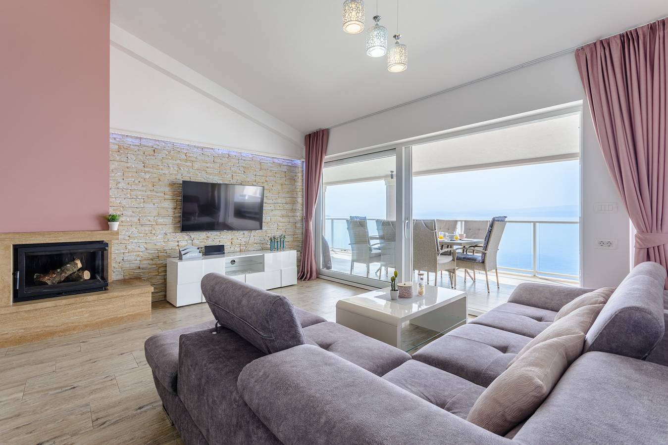 Geheel appartement, Apartments Hope - Three-Bedroom Apartment with Jacuzzi and Terrace with Sea View in Dugi Rat, Split-Dalmatië
