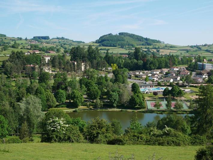 Camping pour 2 personnes, avec piscine et vue ainsi que sauna et jardin, animaux acceptés en Bourgogne-Franche-Comté - 2