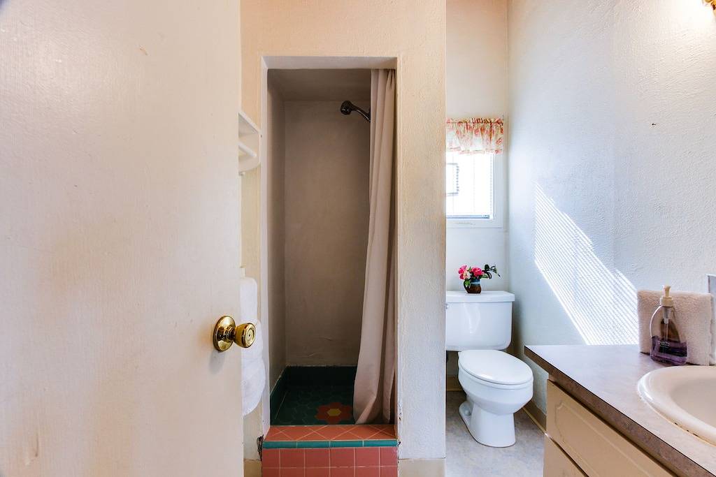 Gemütliches Haus am Meer w / Hund-freundliche Haltung, tolle Aussicht! 3 Blocks zum Strand! in Arch Cape, Clatsop County