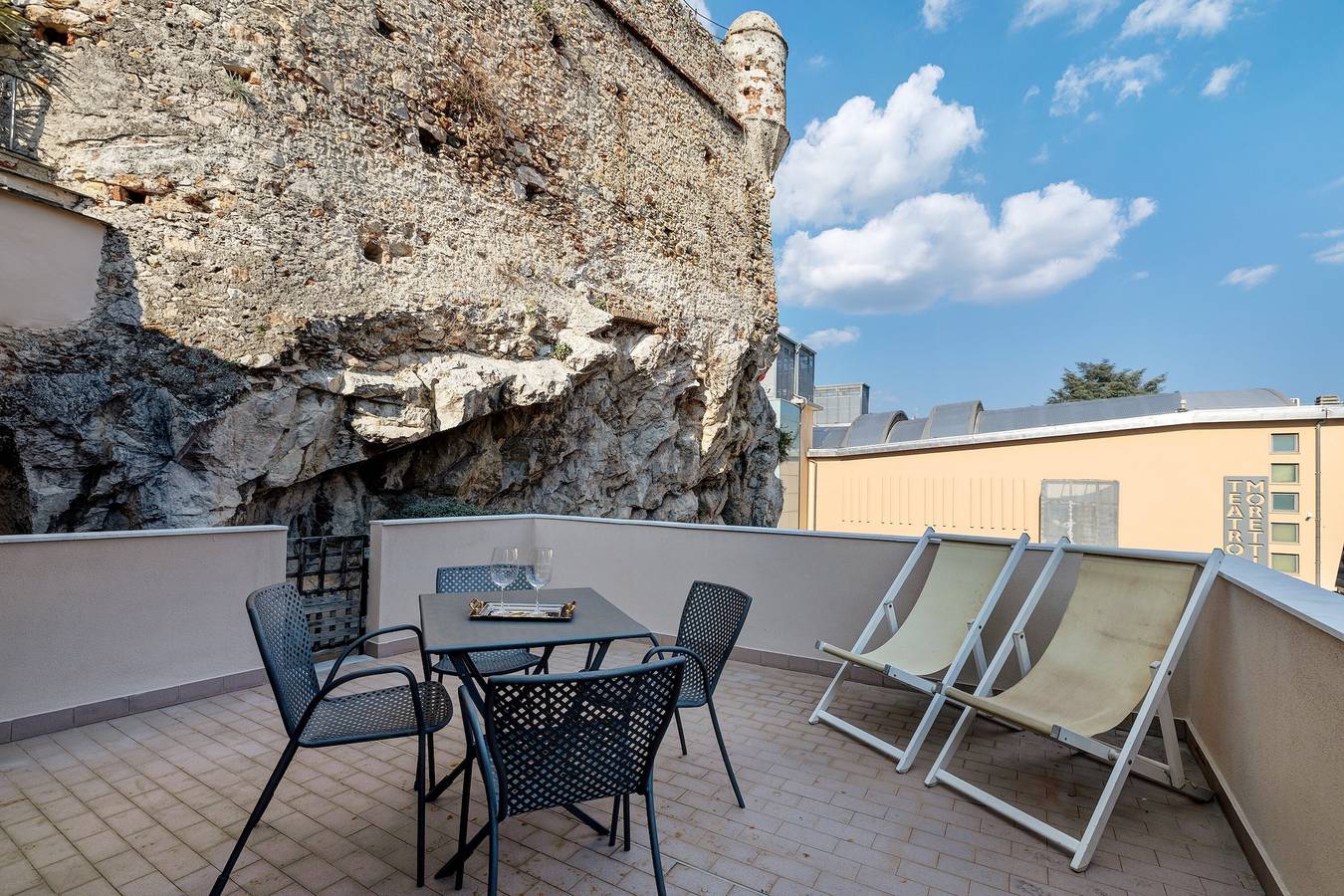 Apartamento entero, Apartamento 'La Casa Del Marchese' con Terraza Privada in Pietra Ligure, Pietra Ligure Municipio