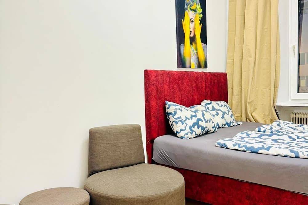 Ganze Wohnung, Comfortable Room Near Fac Platz – Just 10 Min Away in Floridsdorf, Wien