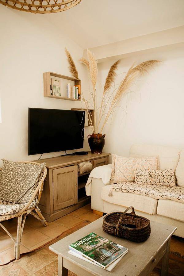 Two-Bedroom House in Lourmarin, Parc naturel régional du Luberon