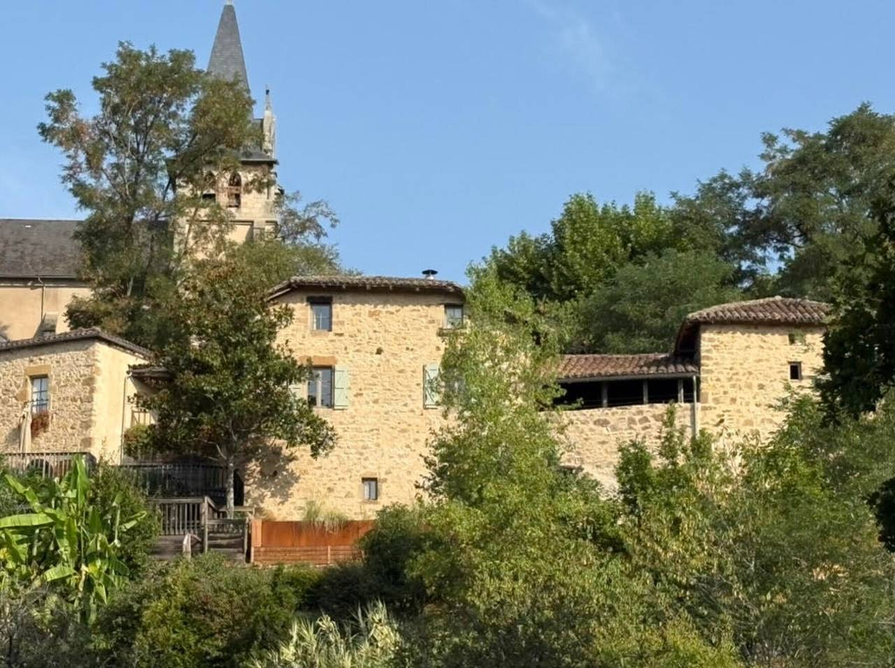 Chambre d'hôtes Colibri avec piscine partagée, terrasse couverte commune et Wi-Fi in Felzins, Lot