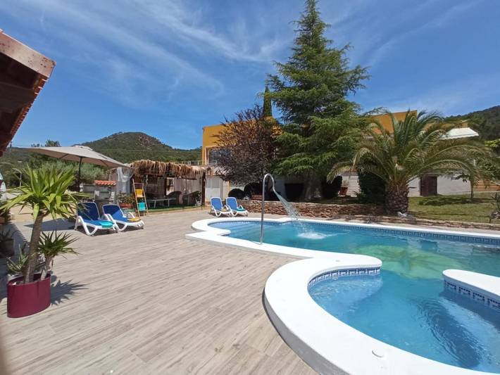 Casa rural para 6 personas, con piscina además de jardín y jacuzzi en Puebla-Tornesa