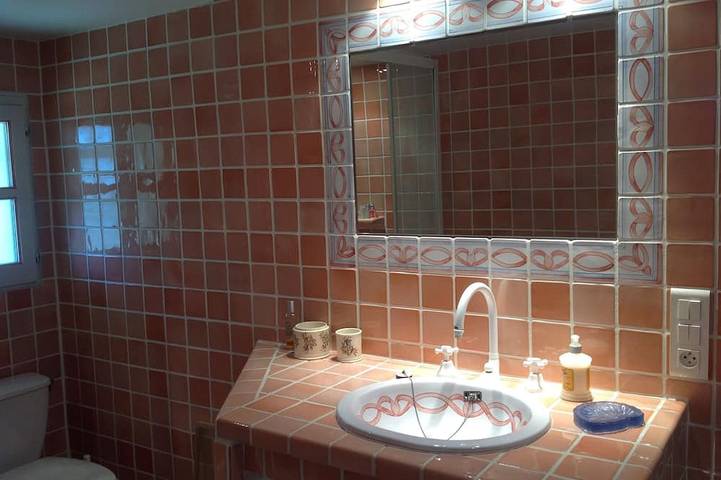 Gîte pour 3 personnes, avec jardin ainsi que terrasse et piscine dans Lac d'Esparron - 4