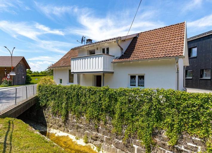 Ferienwohnung für 3 Personen, mit Terrasse und Garten sowie Ausblick in Lochau