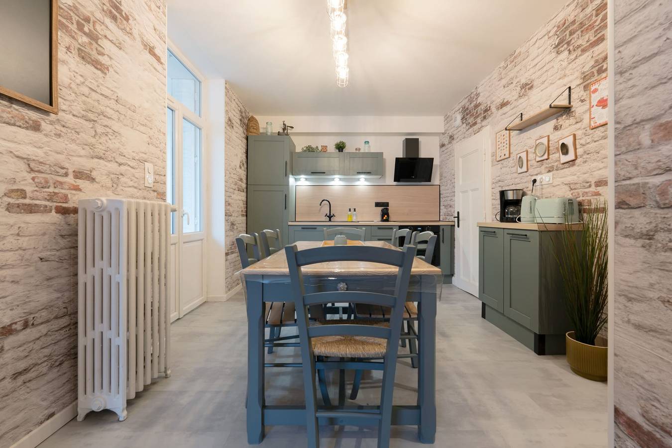 Ganze Wohnung, Ferienwohnung für 5 Personen mit Balkon in Metz, Metz Region