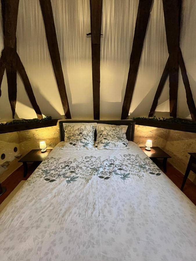 Chambre d’hôte pour 2 personnes, avec jardin ainsi que piscine et vue