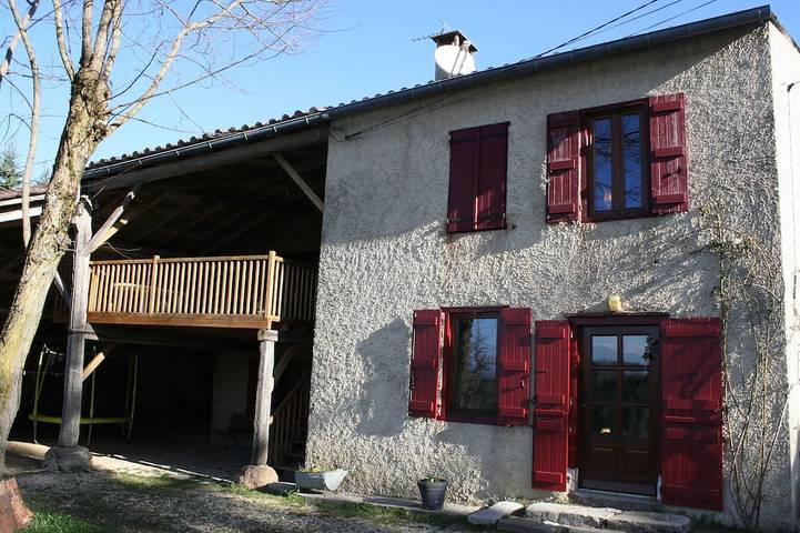 Gîte pour 4 personnes, avec jardin et terrasse à Camarade (Ariège)