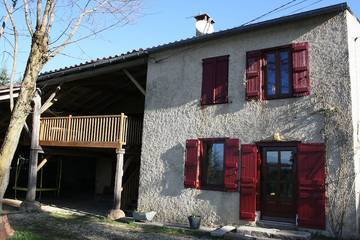 Gîte pour 4 personnes, avec terrasse et jardin à Camarade (Ariège)