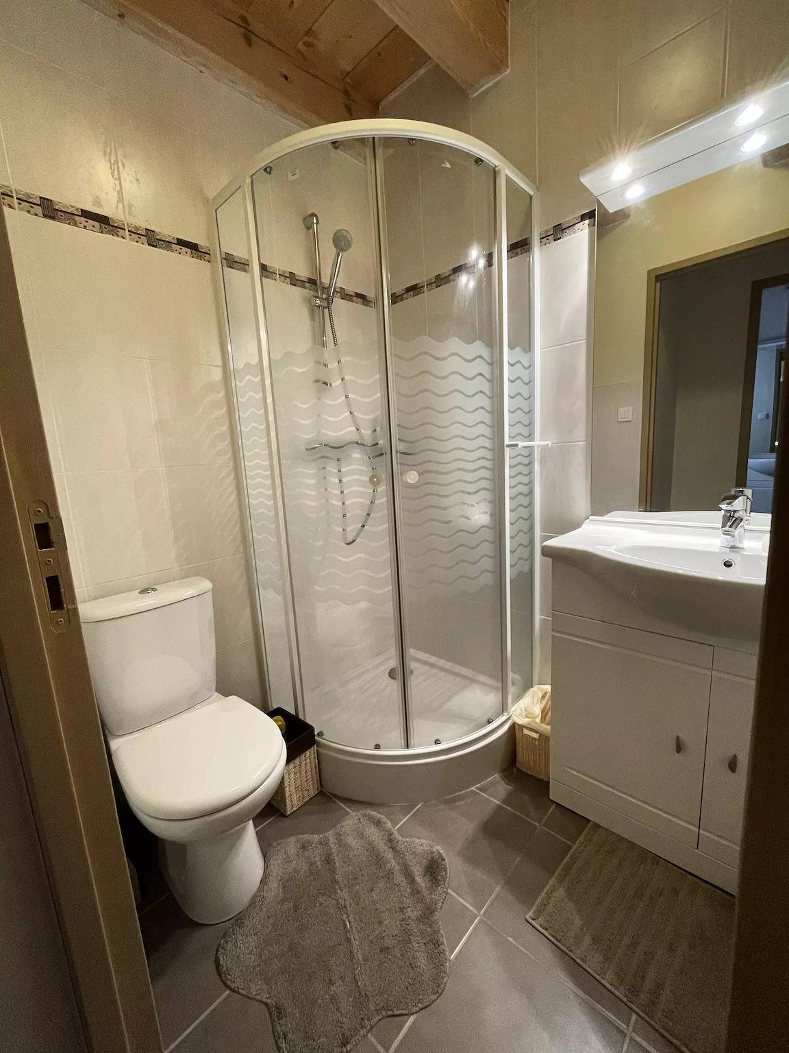 Apartamento entero, Appartement au Rocher du deer close to the center in Le Lioran, Laveissière