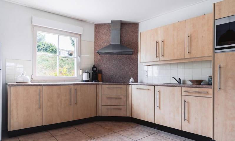 Location de vacances pour 6 personnes, avec vue et piscine ainsi que jardin et terrasse à Escales - 3