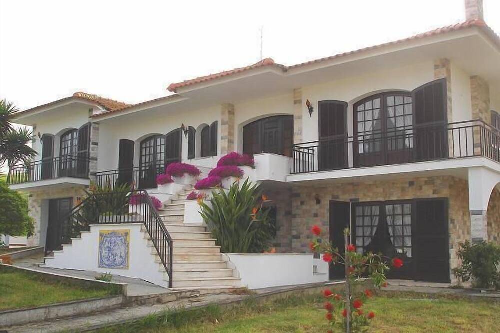 Casa San Bernardo -2Pisos7Quartos 2/16 Pax- neben dem Kloster und in der Nähe von den Stränden in Alcobaça e Vestiaria, Leiria District