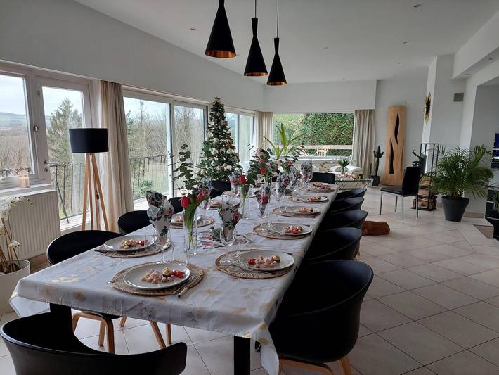 Location de vacances pour 12 personnes, avec piscine et terrasse ainsi que sauna et jardin, adapté aux familles à Aywaille - 2