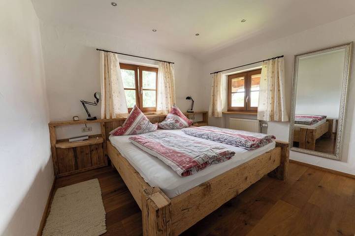 Ferienhaus für 45 Personen, mit Whirlpool und Sauna sowie Balkon und Garten am Chiemsee - 2