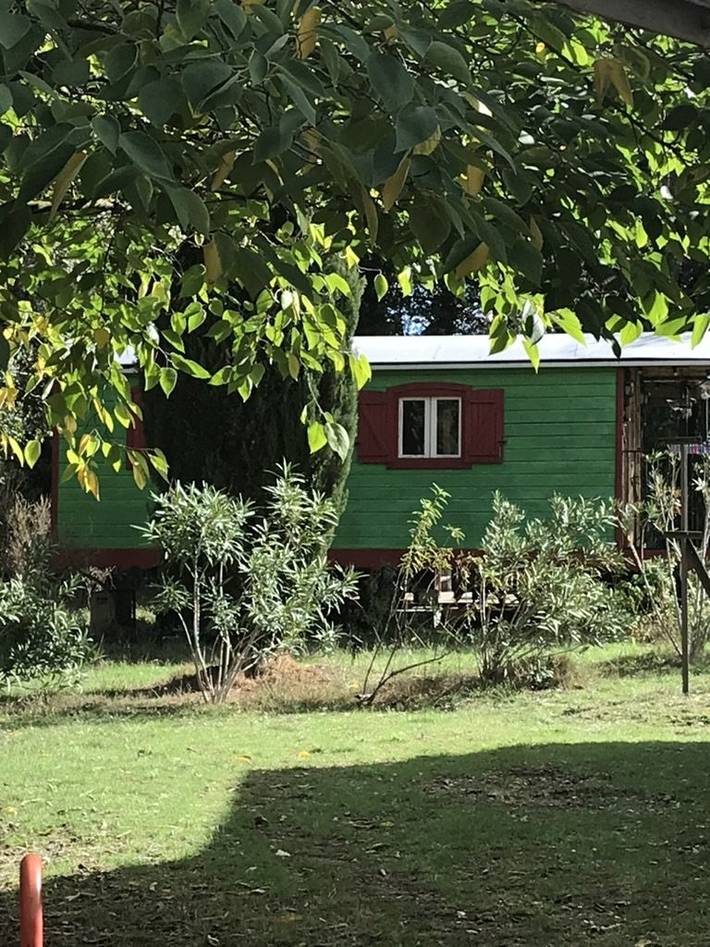 Gîte pour 2 personnes, avec jardin et piscine