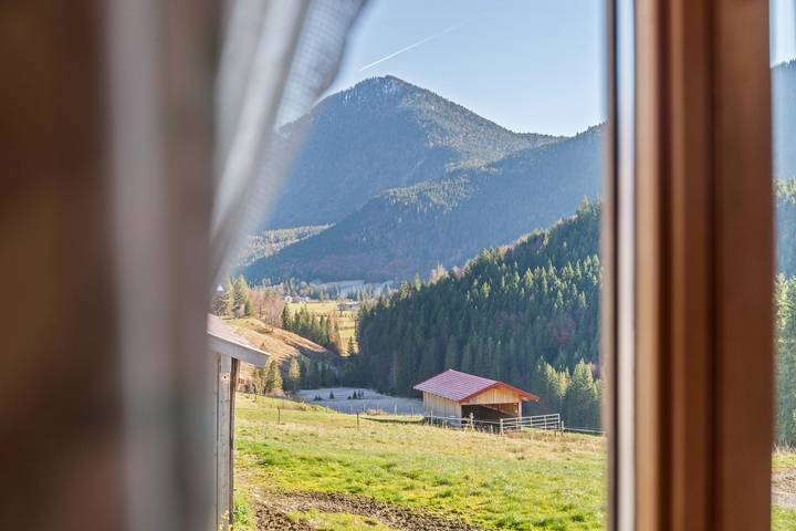 Ferienwohnung für 4 Personen, mit Balkon und Garten sowie Sauna am Walchensee - 2