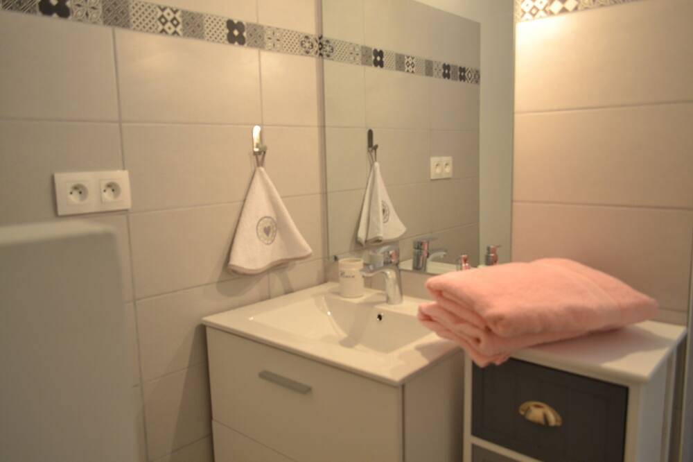 Chambre double Kitchenette \" Ré\" - vue Sèvre in Marans, Région de La Rochelle