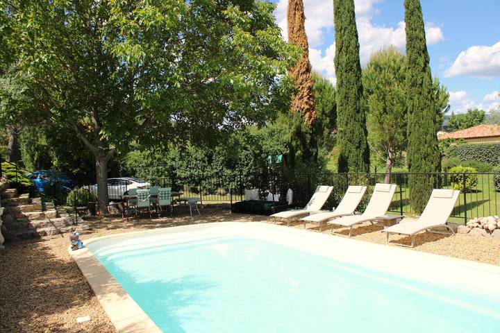 Gîte pour 6 personnes, avec piscine, adapté aux familles à Salernes - 3