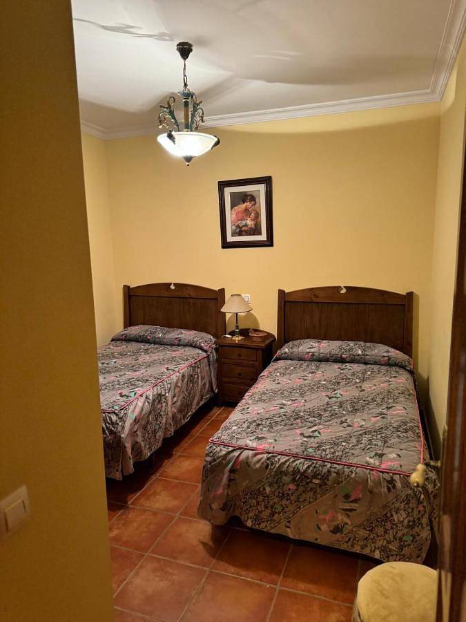 Casa de vacaciones para 12 personas, con piscina además de terraza y vistas en Sierra de San Vicente - 2