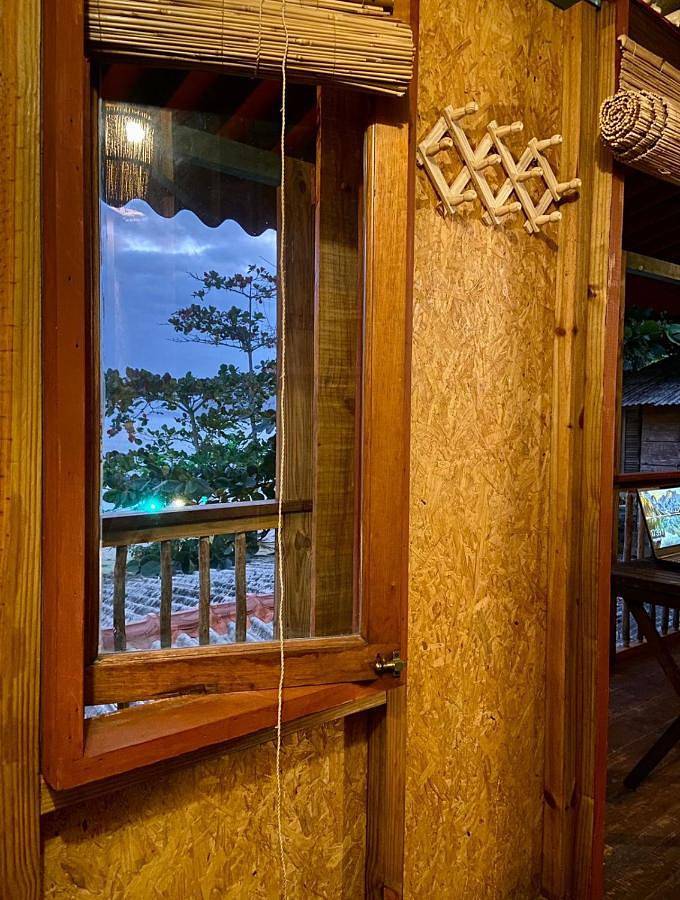 Casas e apartamentos de temporada para 2 pessoas, com vista para o lago e jardim e ainda vista, adaptado a crianças em Picinguaba