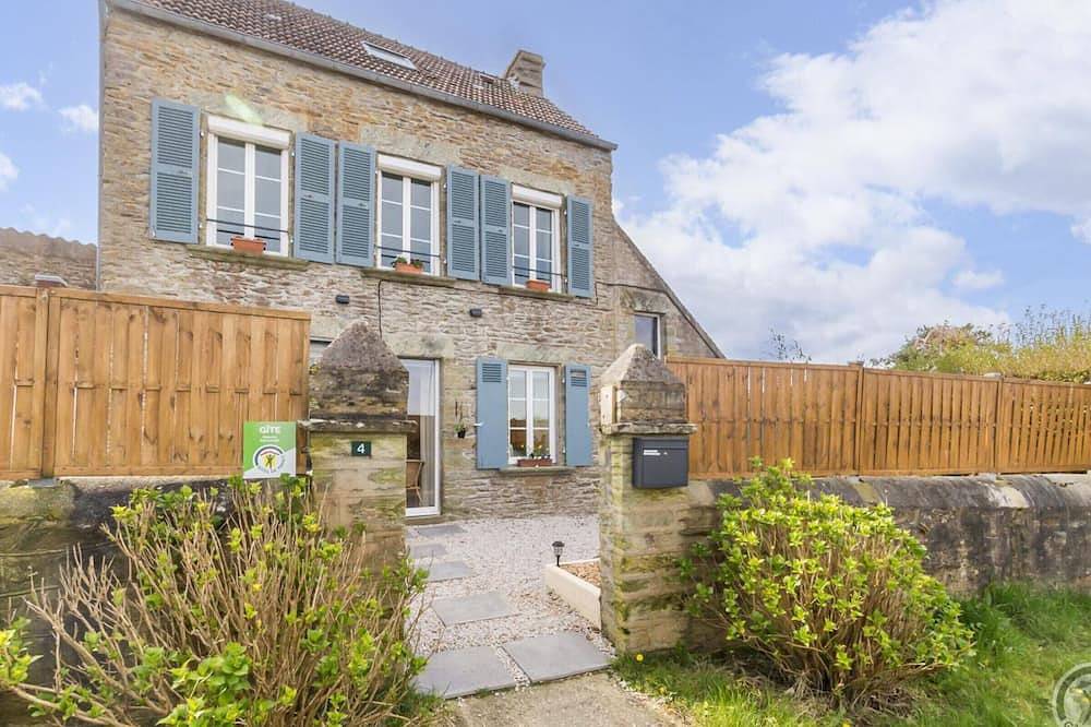 Maison confortable avec jardin, près de Cherbourg, animaux acceptés in Urville-Nacqueville, La Hague
