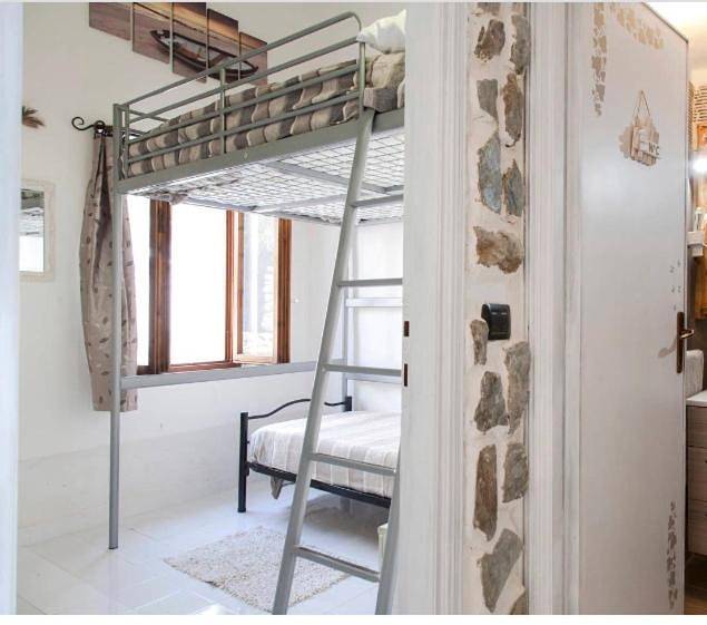 Location de vacances pour 8 personnes, avec terrasse ainsi que piscine et vue dans Sole Ruiu - 2