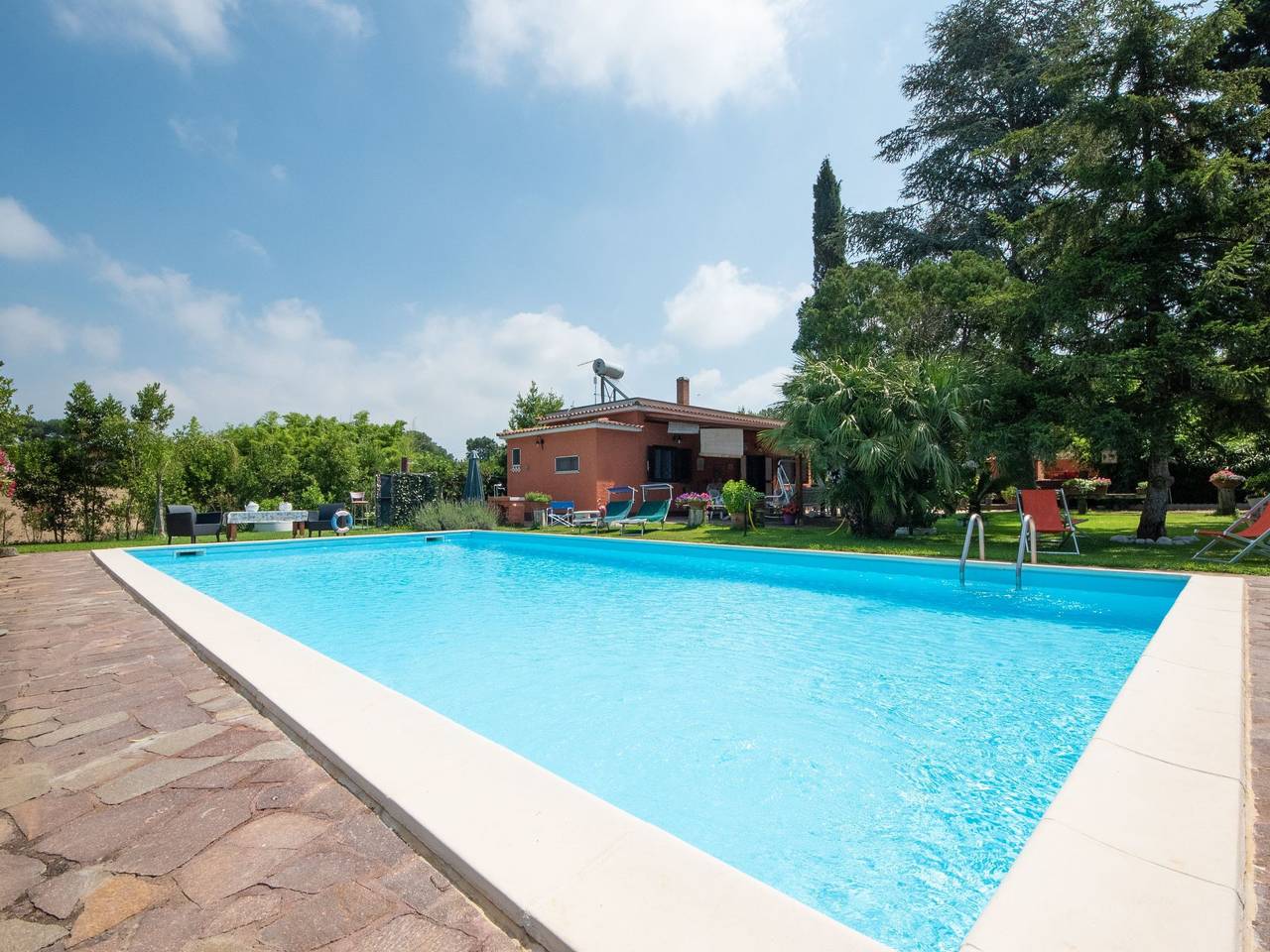Oleandri Ferienhaus mit privatem Pool in Nettuno, Provincia de Roma